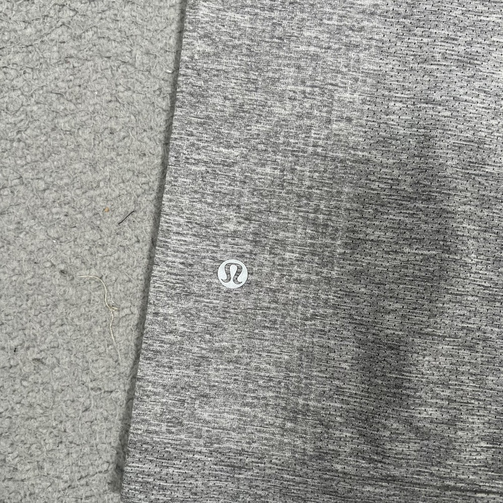 Lululemon Shirt Mens Medium Gray Metal Vent Pullover‎ Stretch Casual Gym Workout - Picture 10 of 10